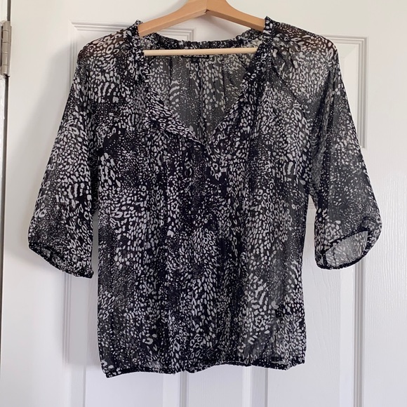 Express Tops - 3/4 Sleeve Blouse